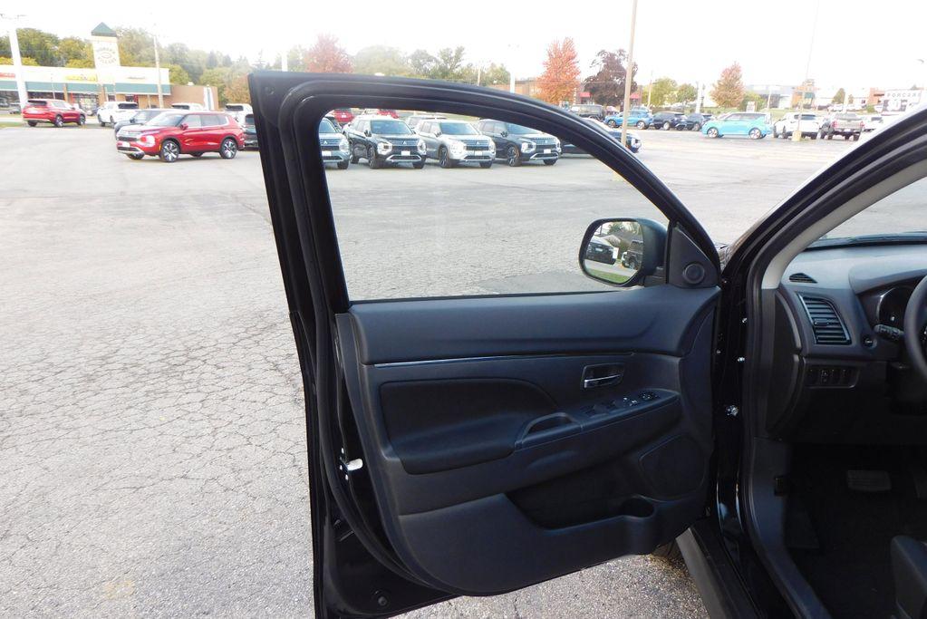 new 2025 Mitsubishi Outlander Sport car, priced at $30,030