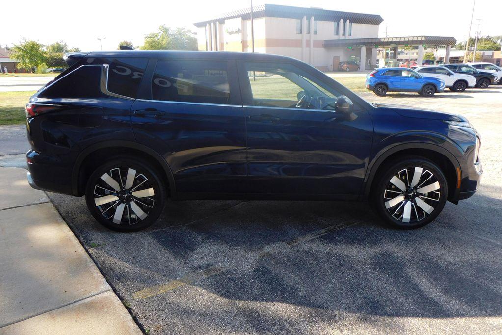 new 2025 Mitsubishi Outlander car, priced at $36,955