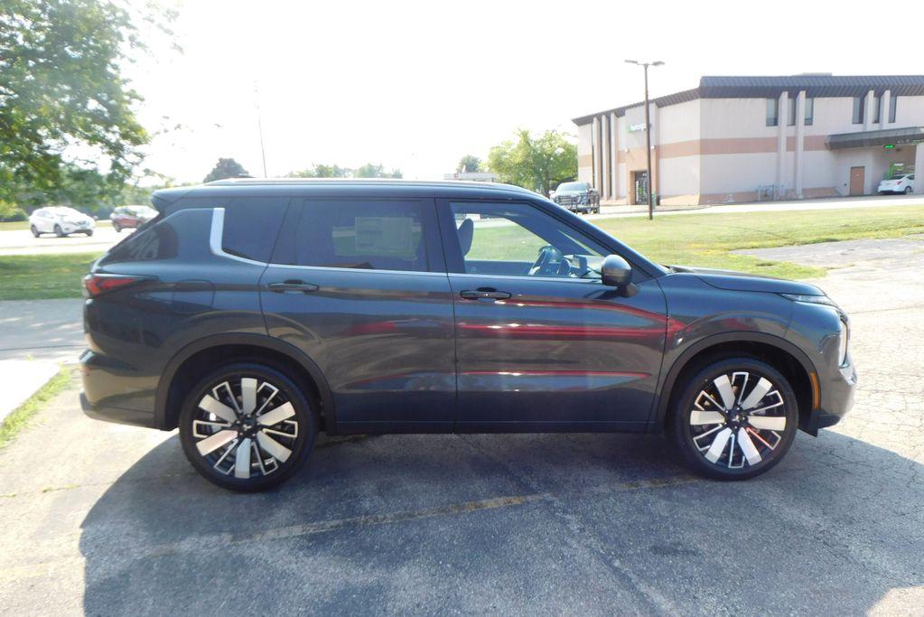new 2025 Mitsubishi Outlander car, priced at $45,230
