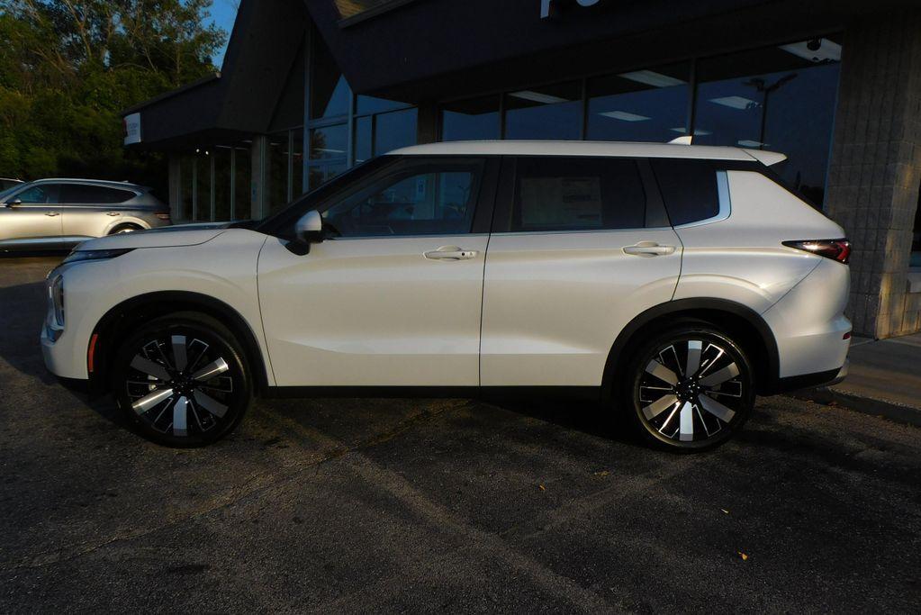 new 2025 Mitsubishi Outlander car, priced at $37,565