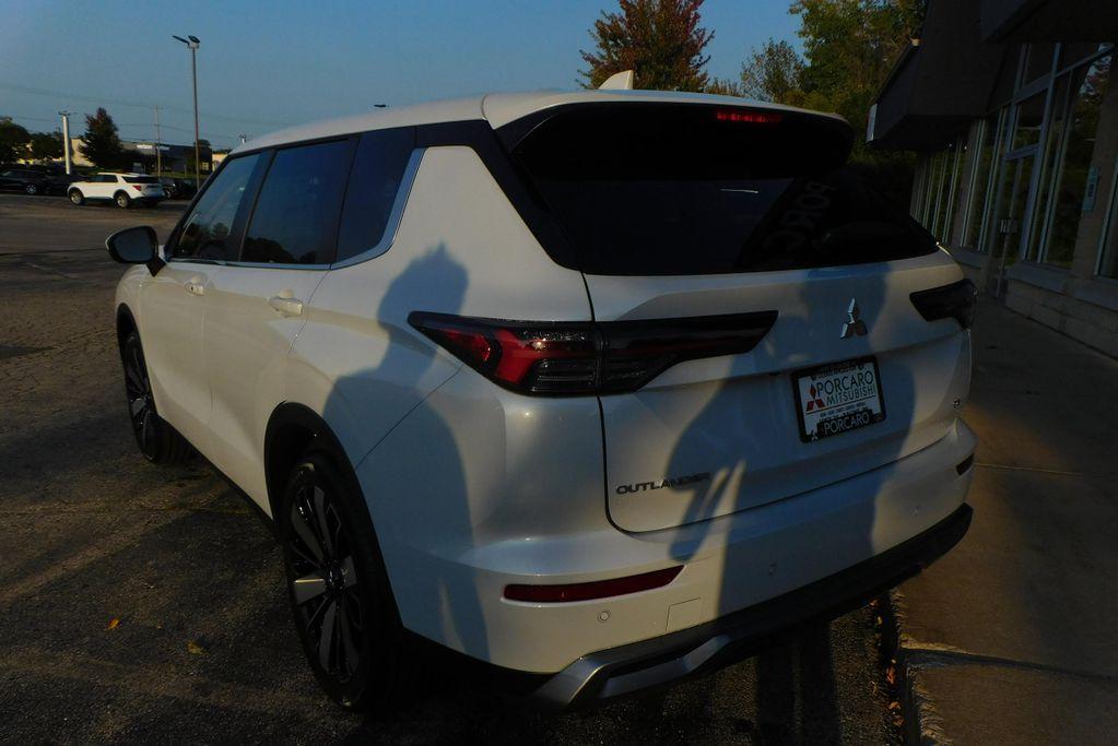 new 2025 Mitsubishi Outlander car, priced at $37,565