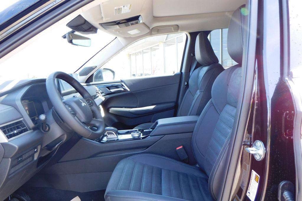 new 2025 Mitsubishi Outlander car, priced at $39,000