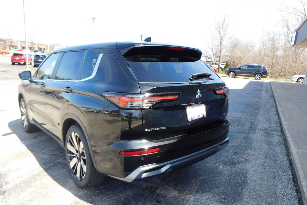 new 2025 Mitsubishi Outlander car, priced at $39,000