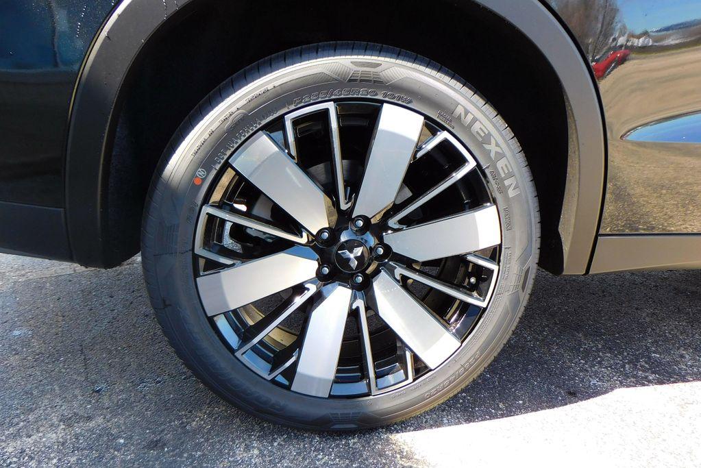 new 2025 Mitsubishi Outlander car, priced at $39,000