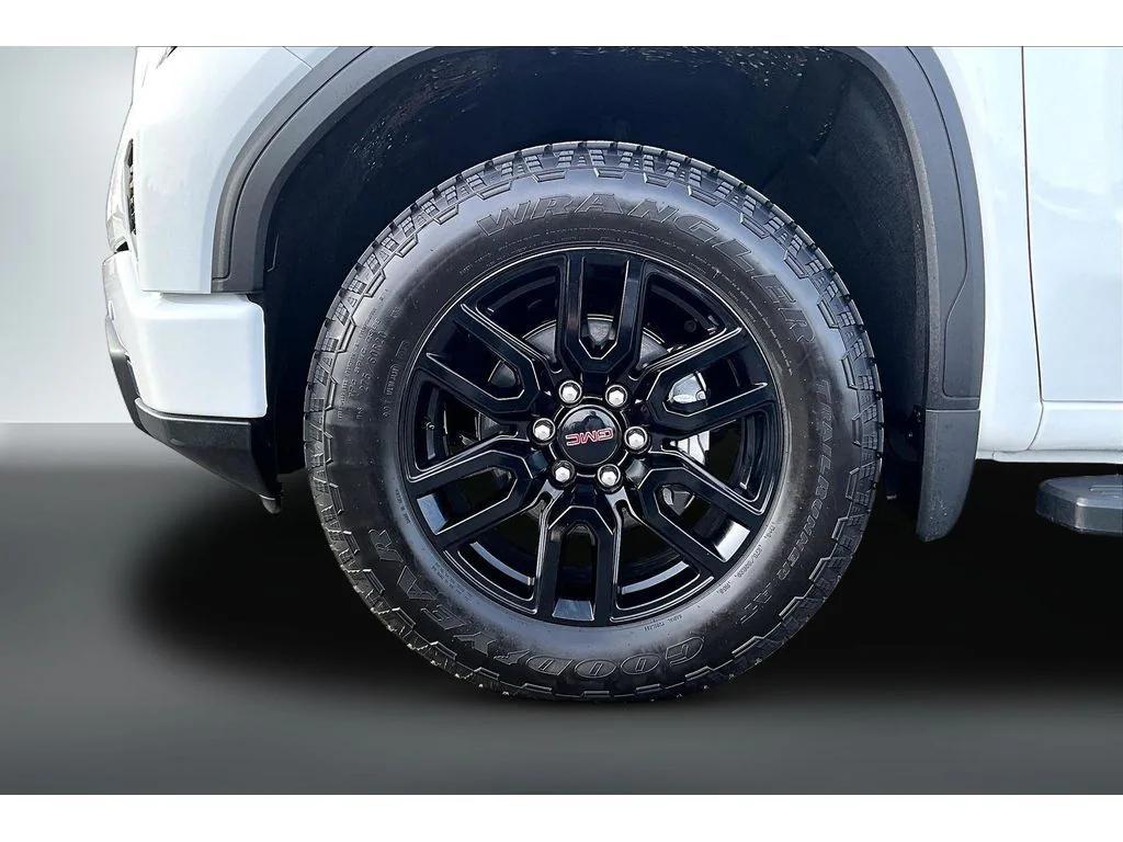 new 2025 GMC Sierra 1500 car, priced at $56,223