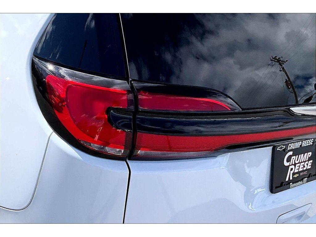 used 2022 Chrysler Pacifica car, priced at $28,052