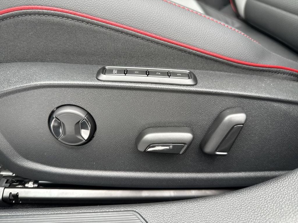 new 2025 Volkswagen Golf GTI car, priced at $35,999