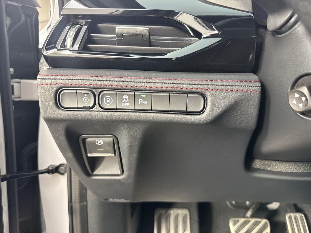 used 2023 Acura MDX car, priced at $34,422