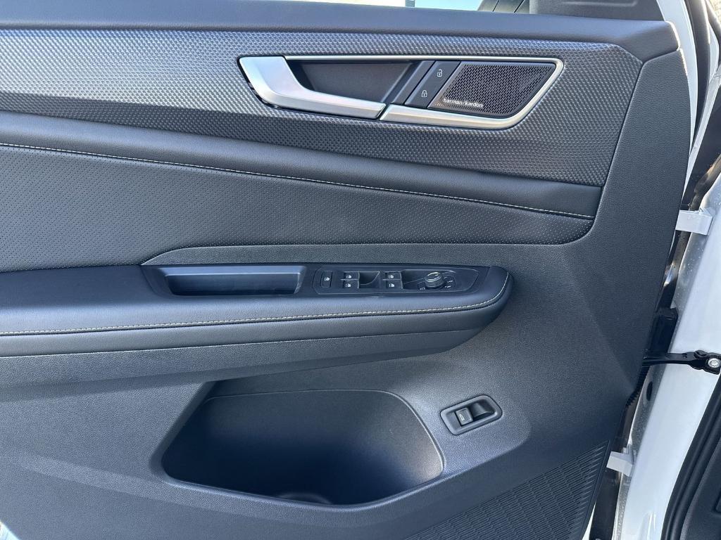 new 2026 Volkswagen Atlas Cross Sport car, priced at $52,971