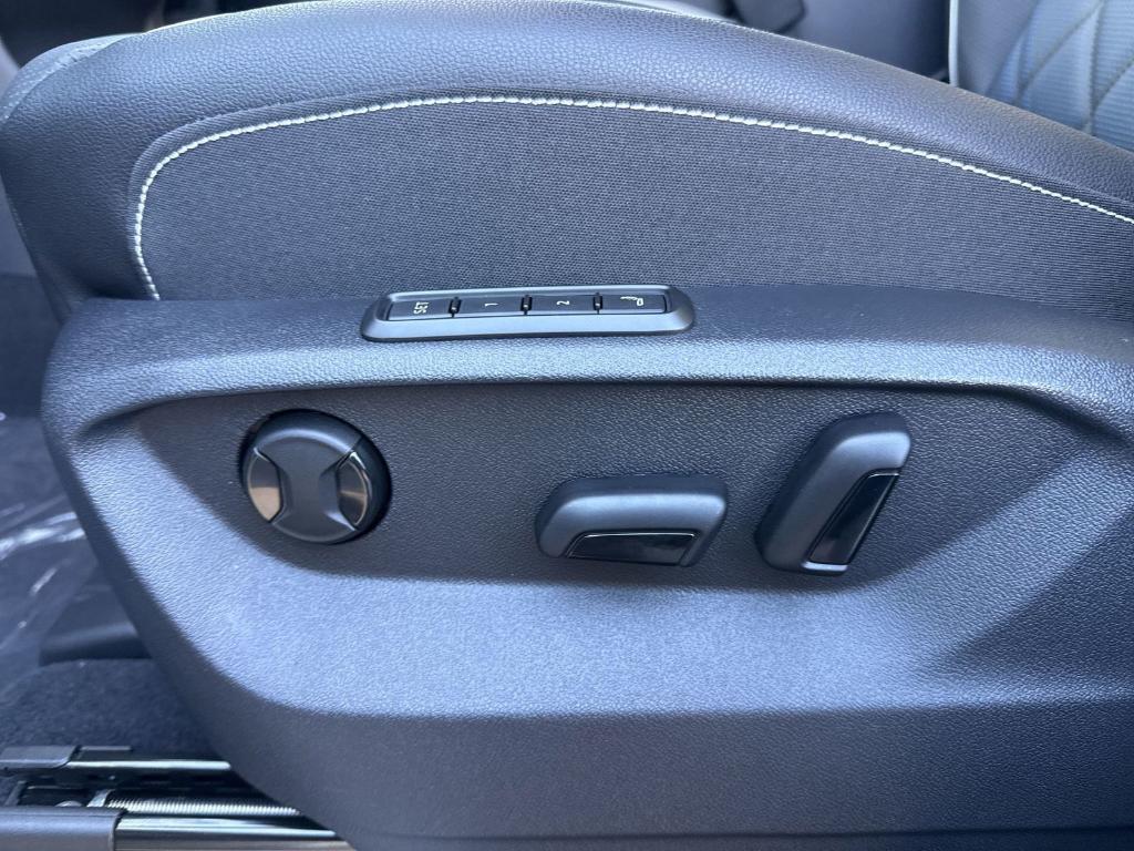 new 2026 Volkswagen Atlas Cross Sport car, priced at $52,971