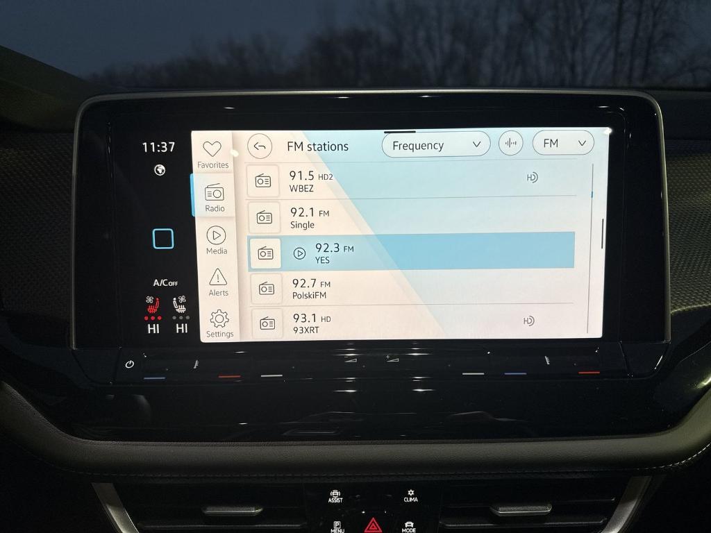 new 2026 Volkswagen Atlas Cross Sport car, priced at $48,127