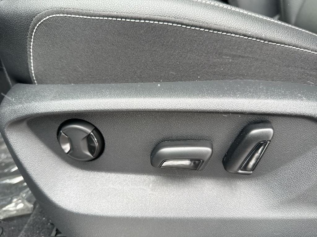 new 2026 Volkswagen Atlas car, priced at $43,876