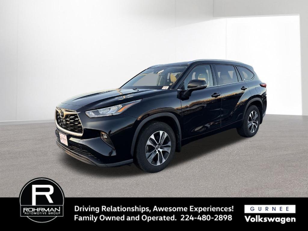 used 2020 Toyota Highlander car, priced at $28,450