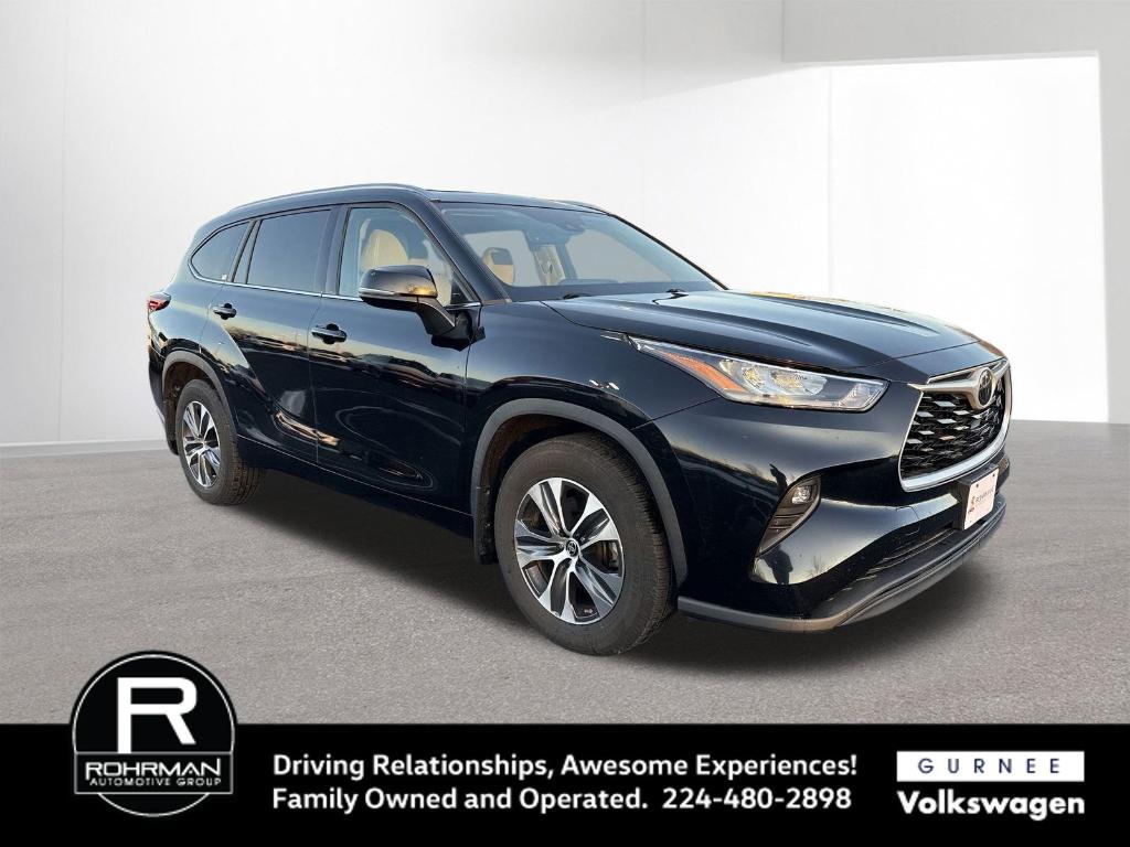 used 2020 Toyota Highlander car, priced at $28,450
