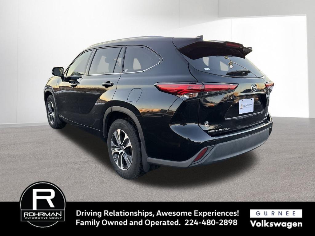 used 2020 Toyota Highlander car, priced at $28,450