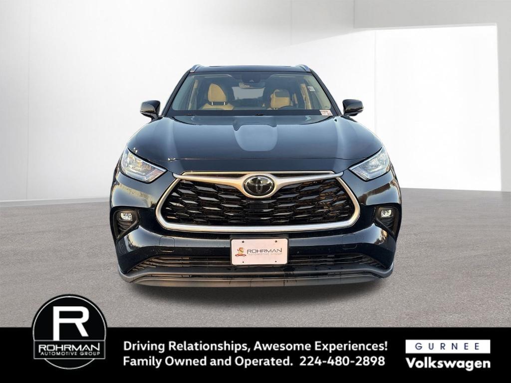 used 2020 Toyota Highlander car, priced at $28,450