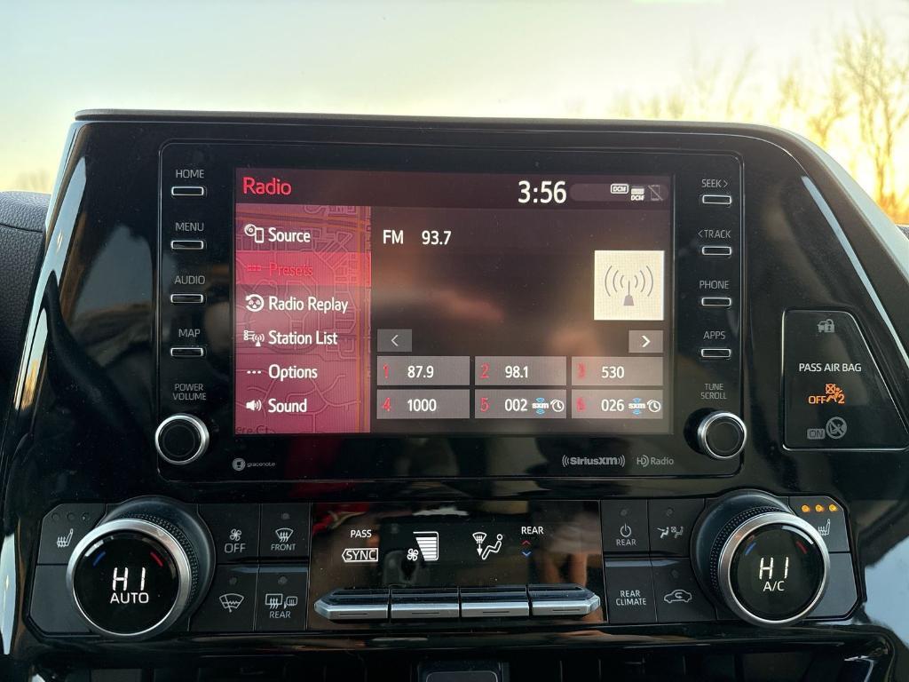 used 2020 Toyota Highlander car, priced at $28,450