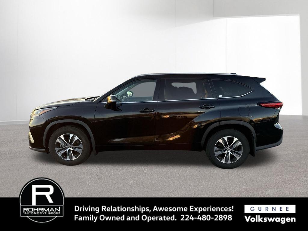 used 2020 Toyota Highlander car, priced at $28,450