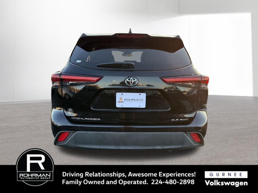 used 2020 Toyota Highlander car, priced at $28,450