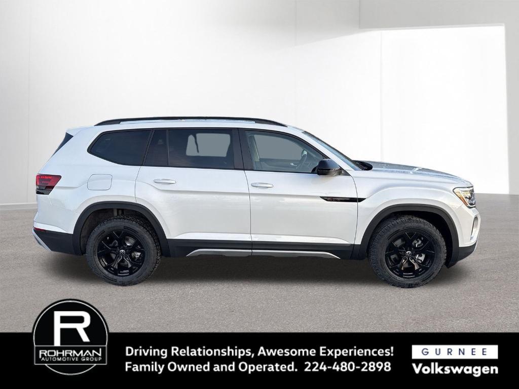 new 2026 Volkswagen Atlas car, priced at $46,681