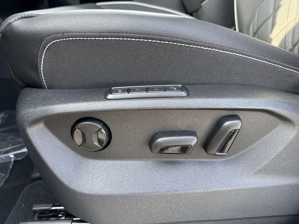 new 2026 Volkswagen Atlas car, priced at $53,196