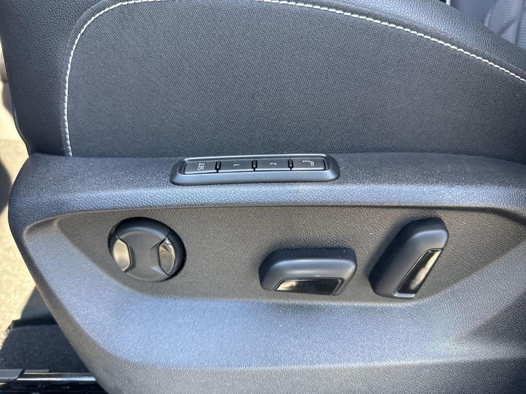 new 2026 Volkswagen Atlas car, priced at $51,298