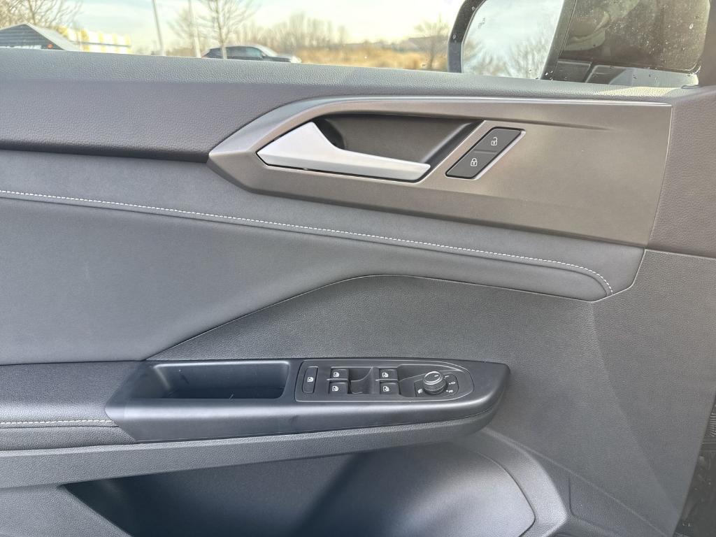 new 2026 Volkswagen Taos car, priced at $31,297
