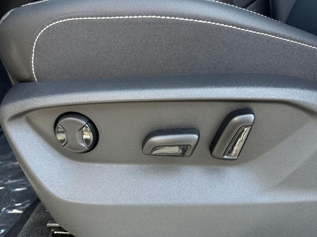 new 2026 Volkswagen Atlas car, priced at $44,407