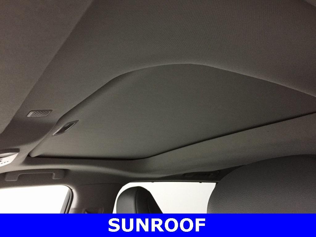 used 2022 Toyota Highlander Hybrid car, priced at $33,995