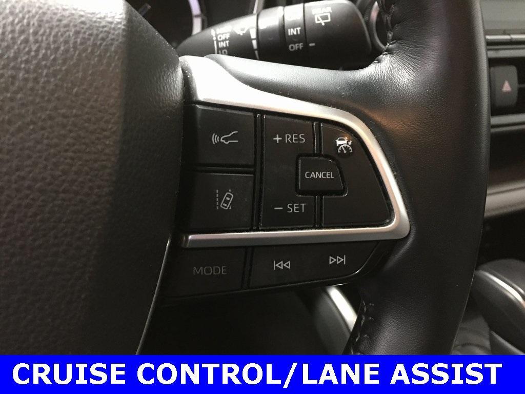 used 2022 Toyota Highlander Hybrid car, priced at $33,995