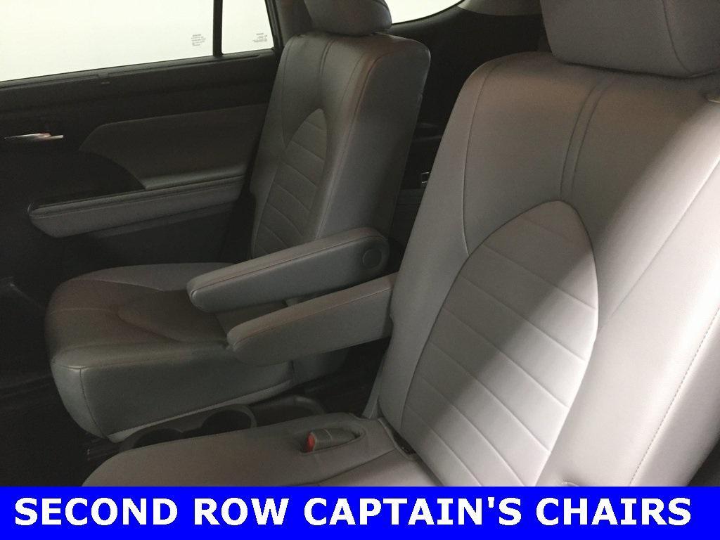 used 2022 Toyota Highlander Hybrid car, priced at $33,995