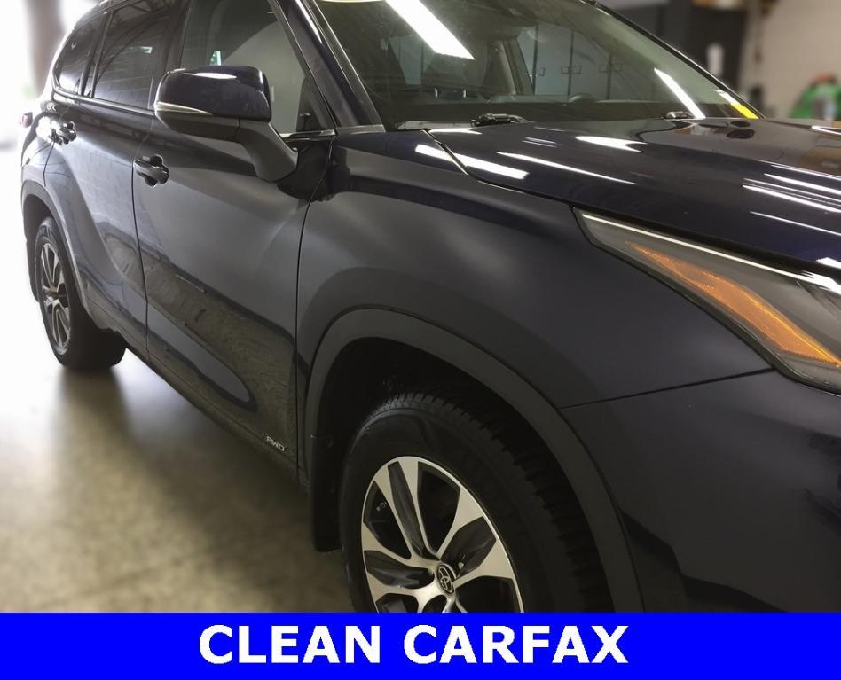 used 2022 Toyota Highlander Hybrid car, priced at $33,995