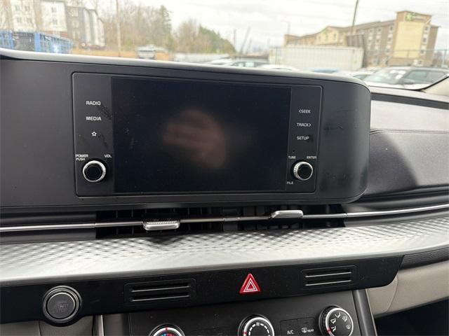 used 2024 Kia Carnival car, priced at $31,991