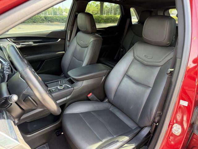 used 2024 Cadillac XT5 car, priced at $35,991
