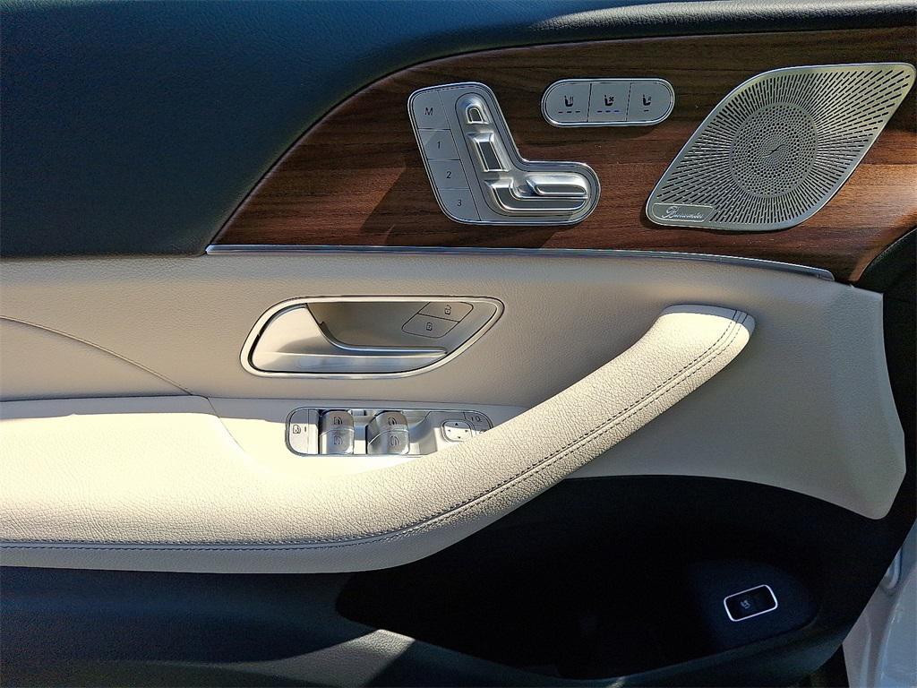 new 2026 Mercedes-Benz GLS 450 car, priced at $92,330