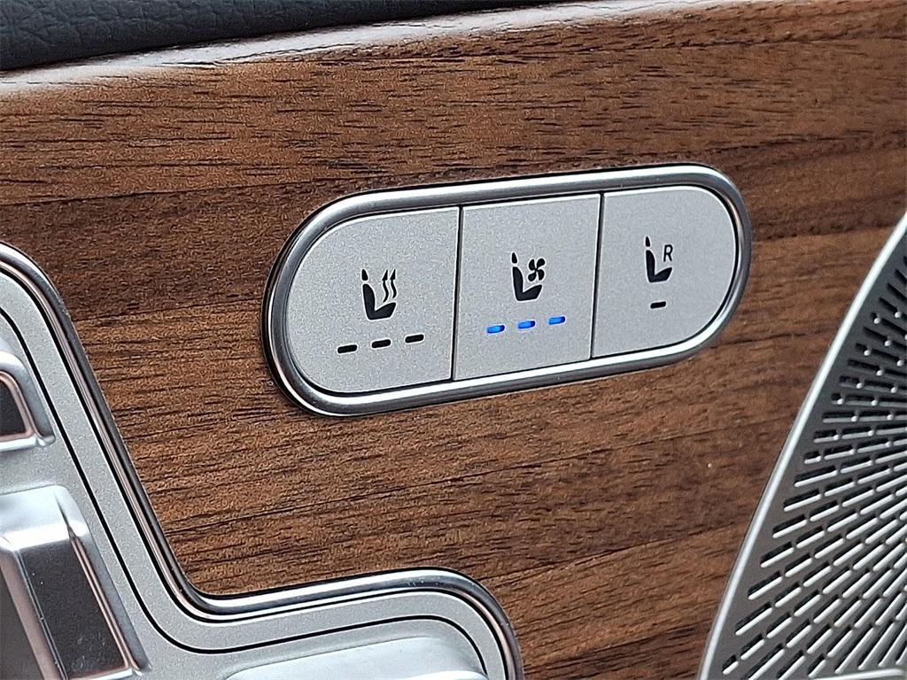 new 2025 Mercedes-Benz GLS 450 car, priced at $96,495