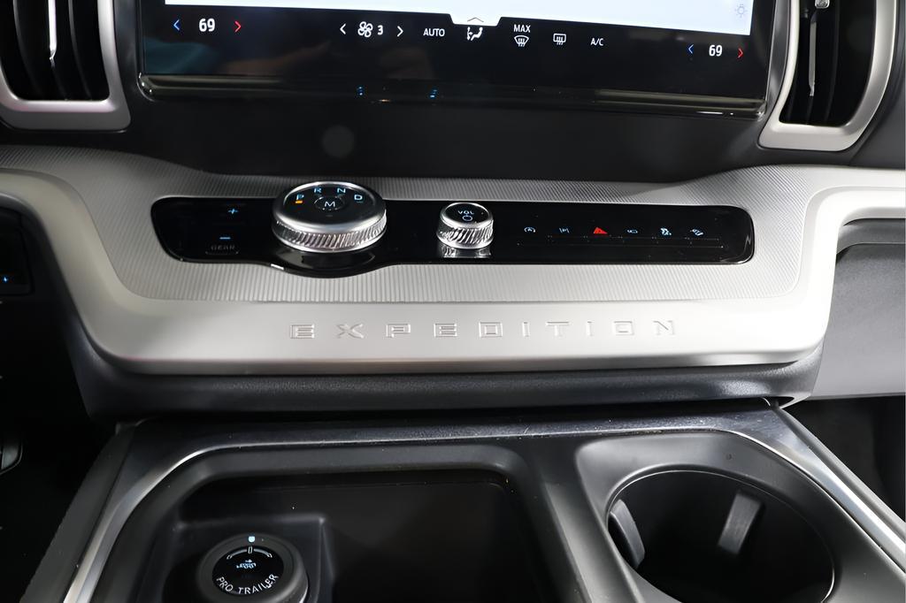 used 2025 Ford Expedition car, priced at $54,838