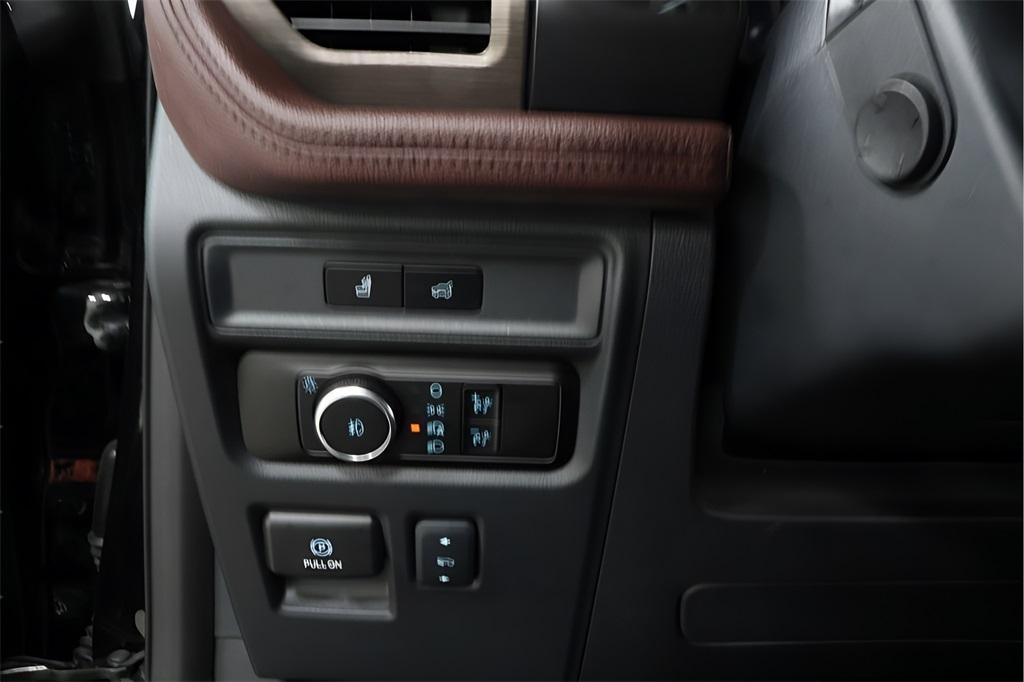 used 2024 Ford Expedition car, priced at $45,995