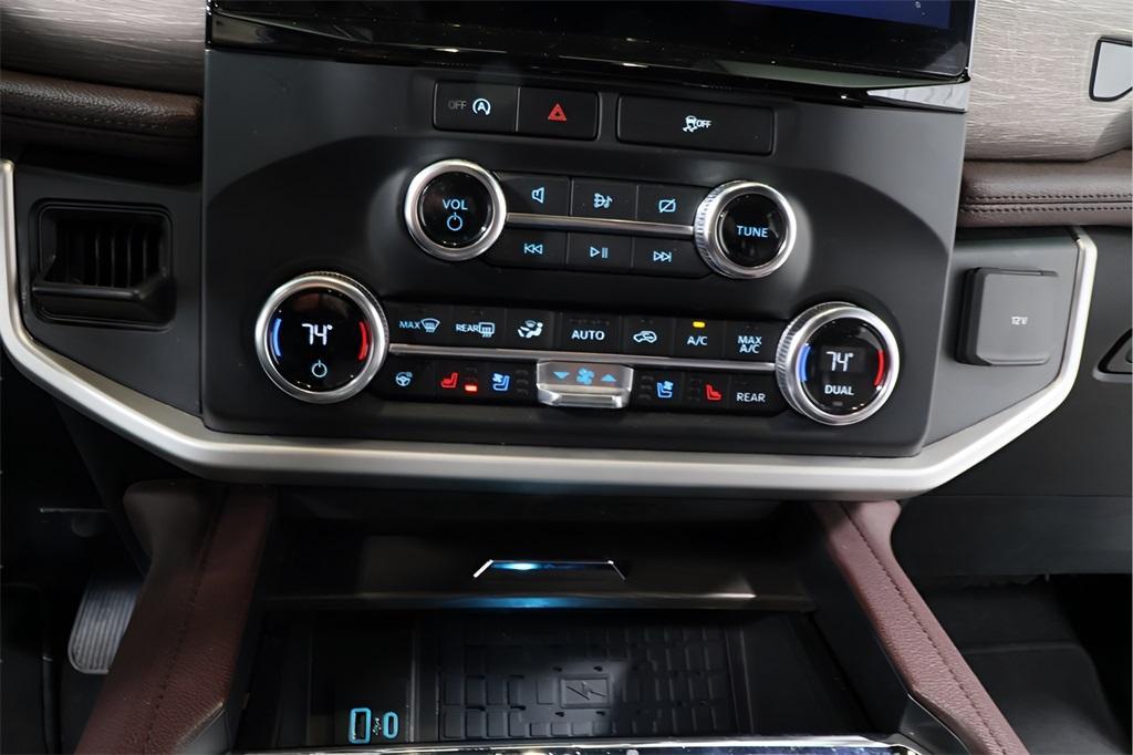 used 2024 Ford Expedition car, priced at $45,995