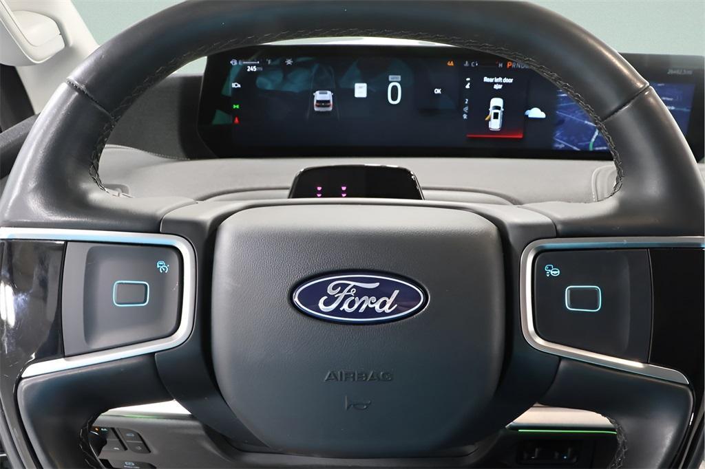 used 2025 Ford Expedition car, priced at $67,994