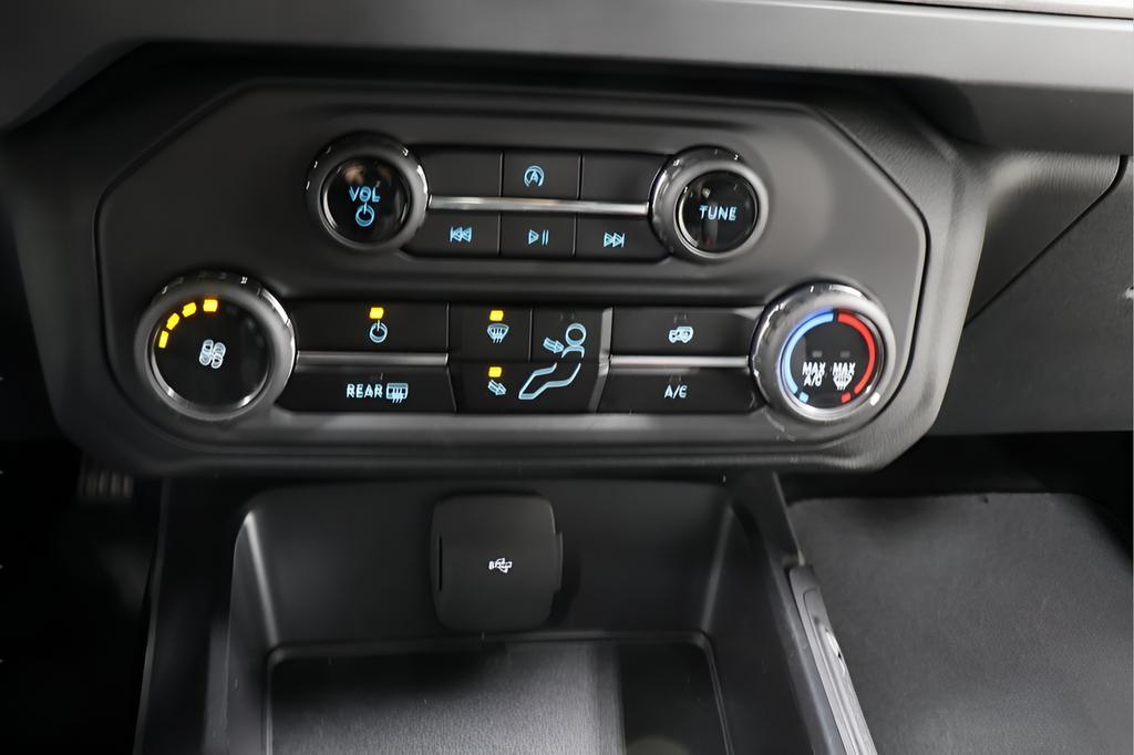 new 2025 Ford Bronco car, priced at $47,935
