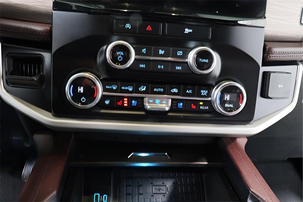 used 2024 Ford Expedition car, priced at $47,510