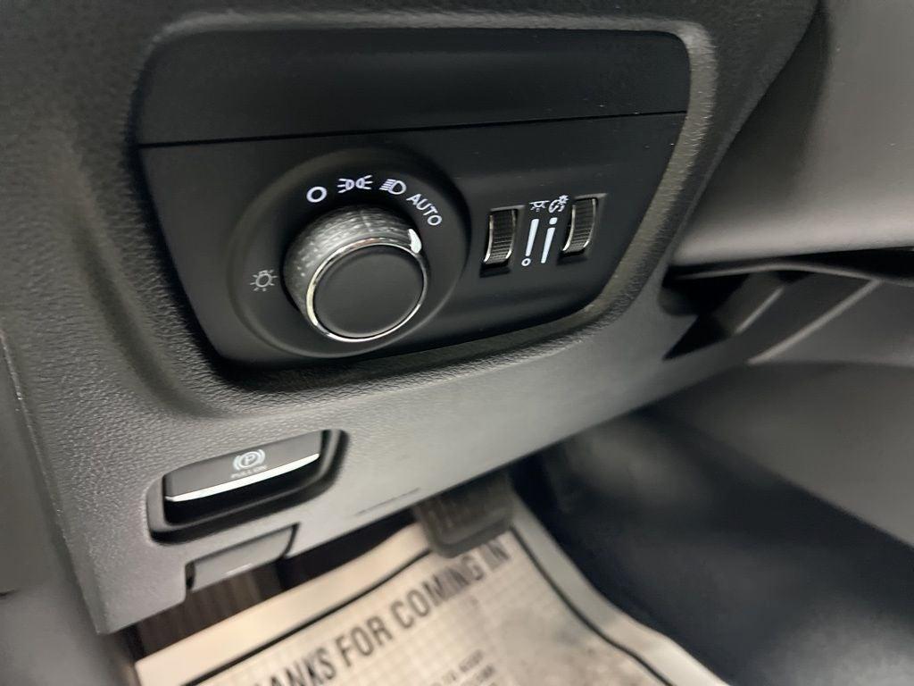 used 2025 Jeep Grand Cherokee car, priced at $36,899