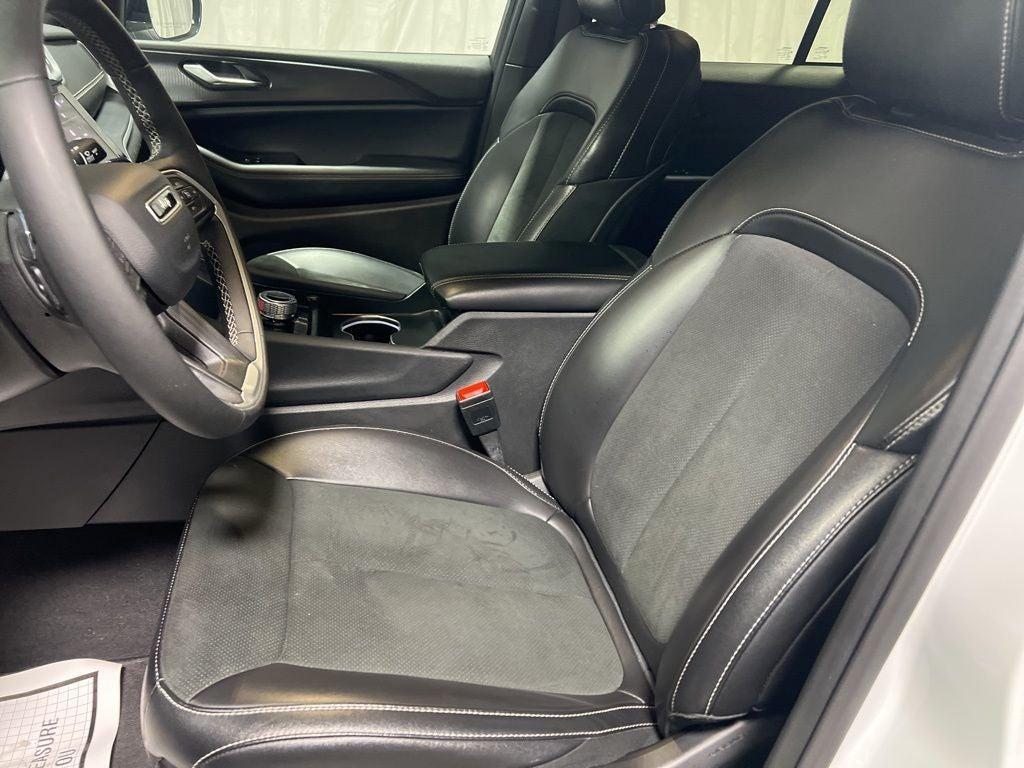 used 2025 Jeep Grand Cherokee car, priced at $36,899