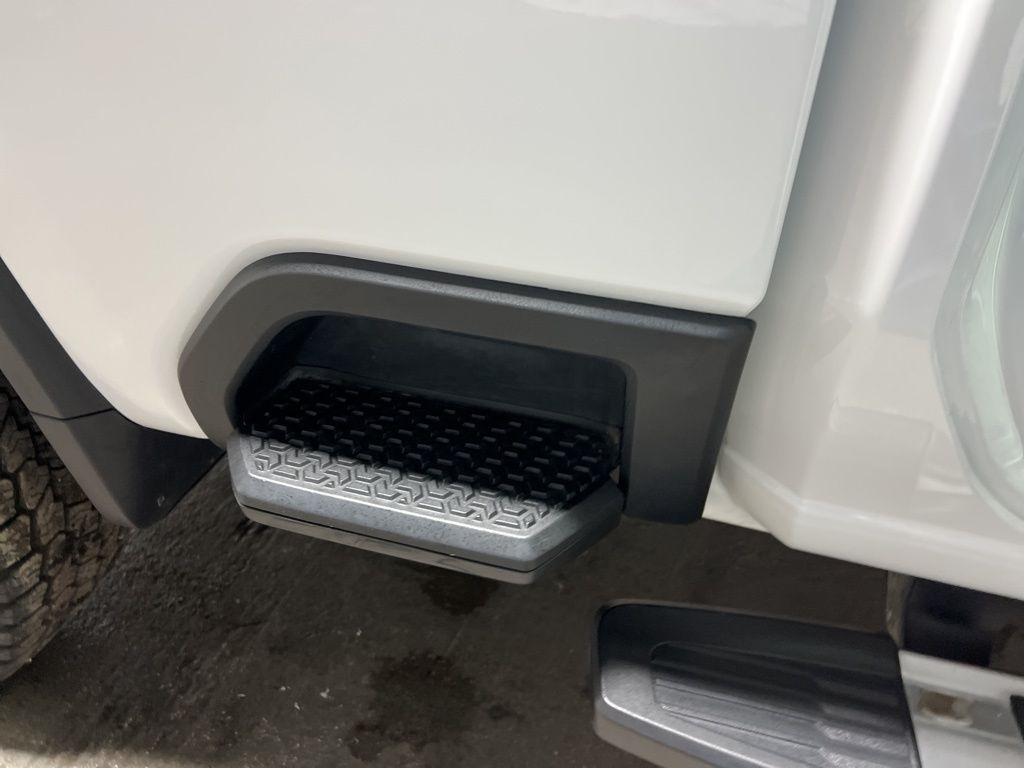 used 2024 Chevrolet Silverado 2500 car, priced at $48,980