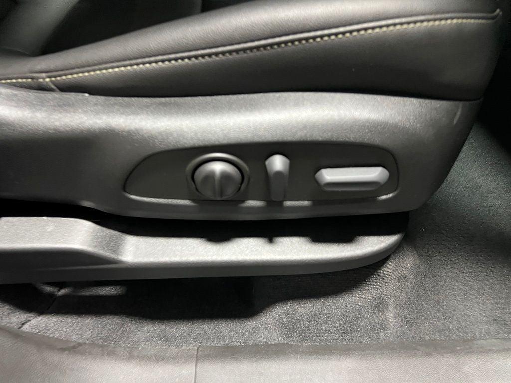 used 2023 Chevrolet Traverse car, priced at $29,943