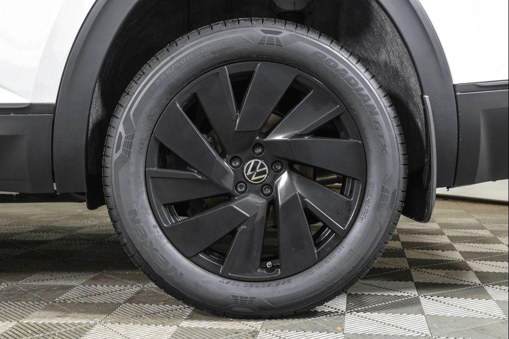 new 2026 Volkswagen Atlas car, priced at $44,272