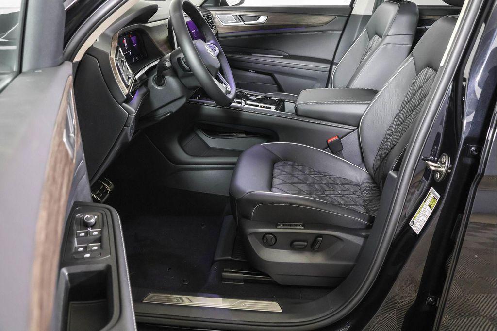 new 2026 Volkswagen Atlas car, priced at $52,237