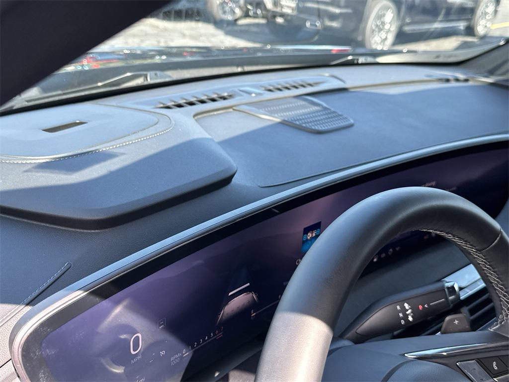 used 2025 Buick Enclave car, priced at $39,381