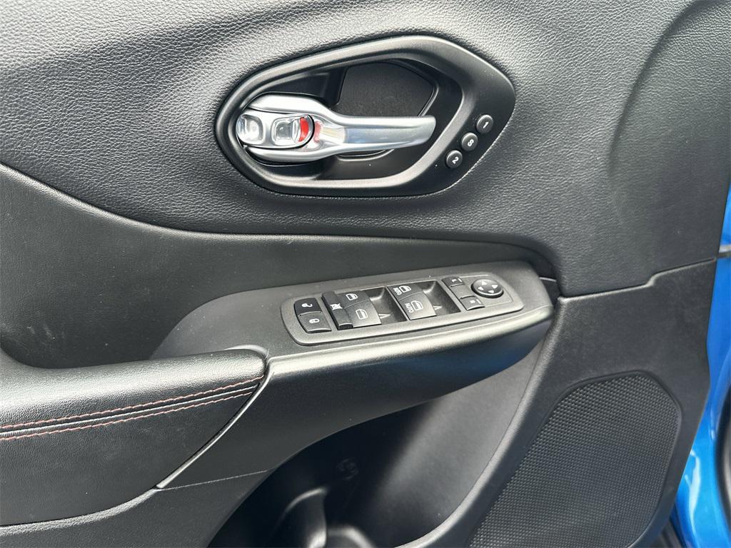 used 2022 Jeep Cherokee car, priced at $22,506